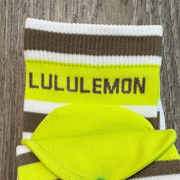 lululemon Tale to tell Mid crew Sock - Picture 2 of 3